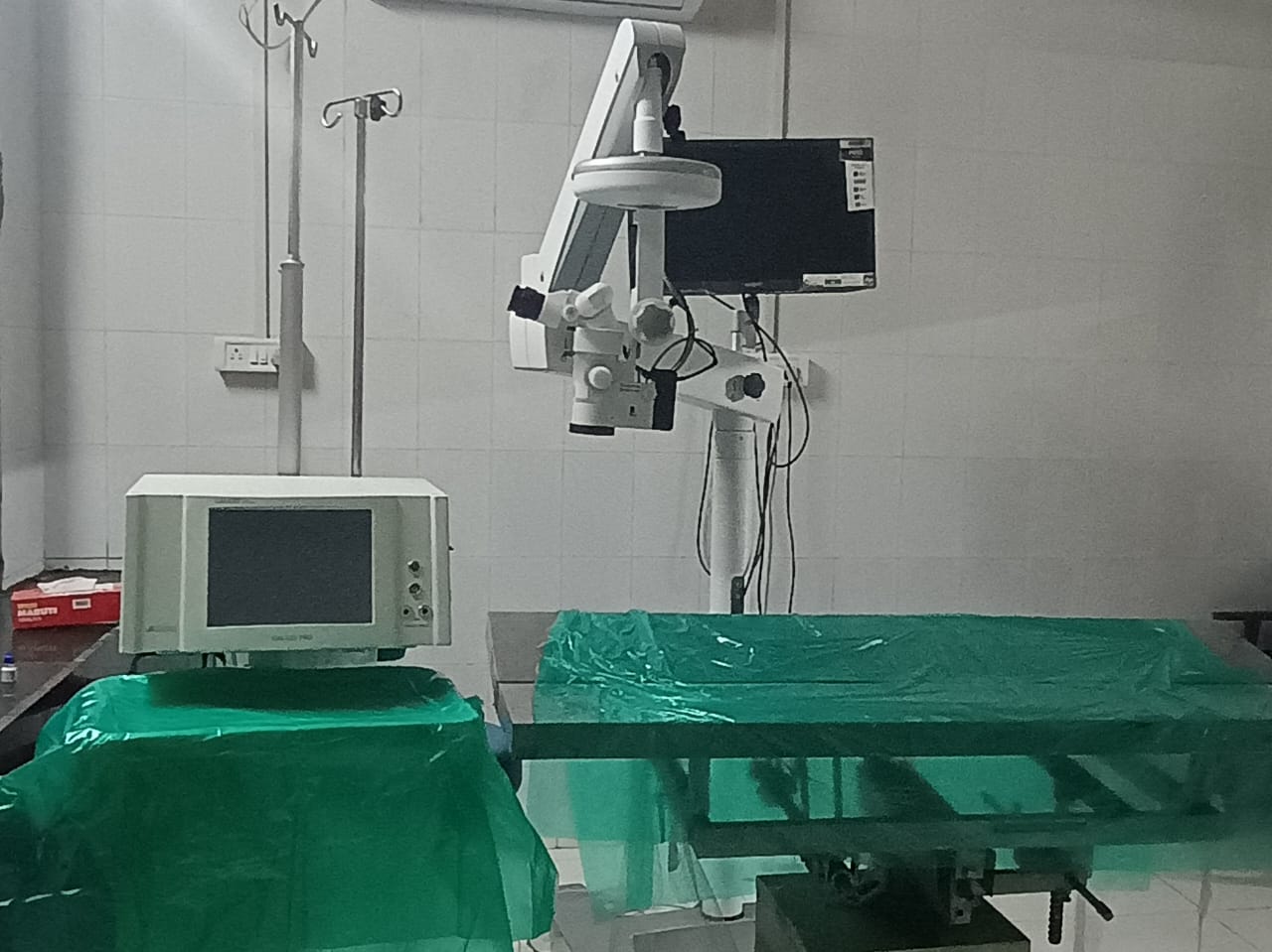 Operating Microscope With Phaecoemulsion Unit